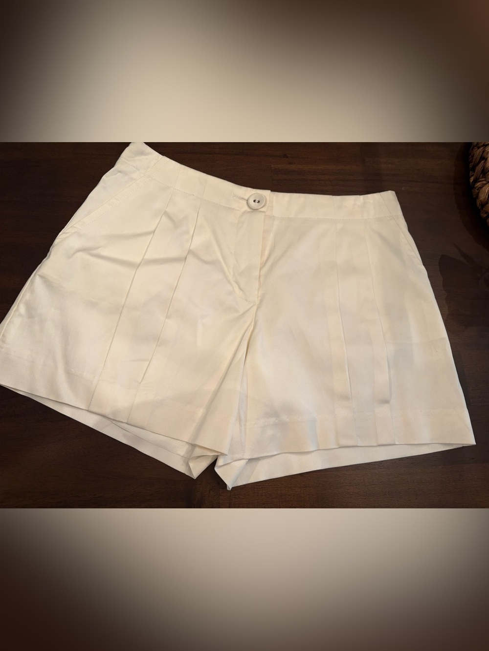 AUTH Trina Turk Los Angeles Pleated Bow Button Shorts SZ 6 DISCONTINUED CHIC